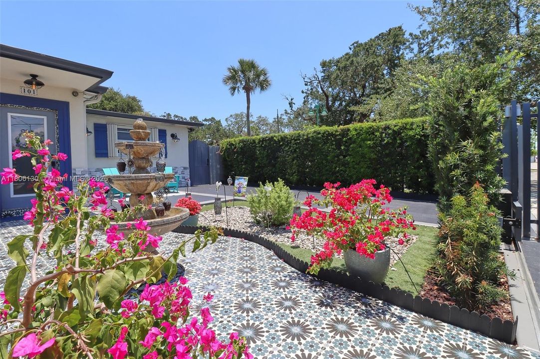 Recently Sold: $825,000 (4 beds, 4 baths, 2228 Square Feet)