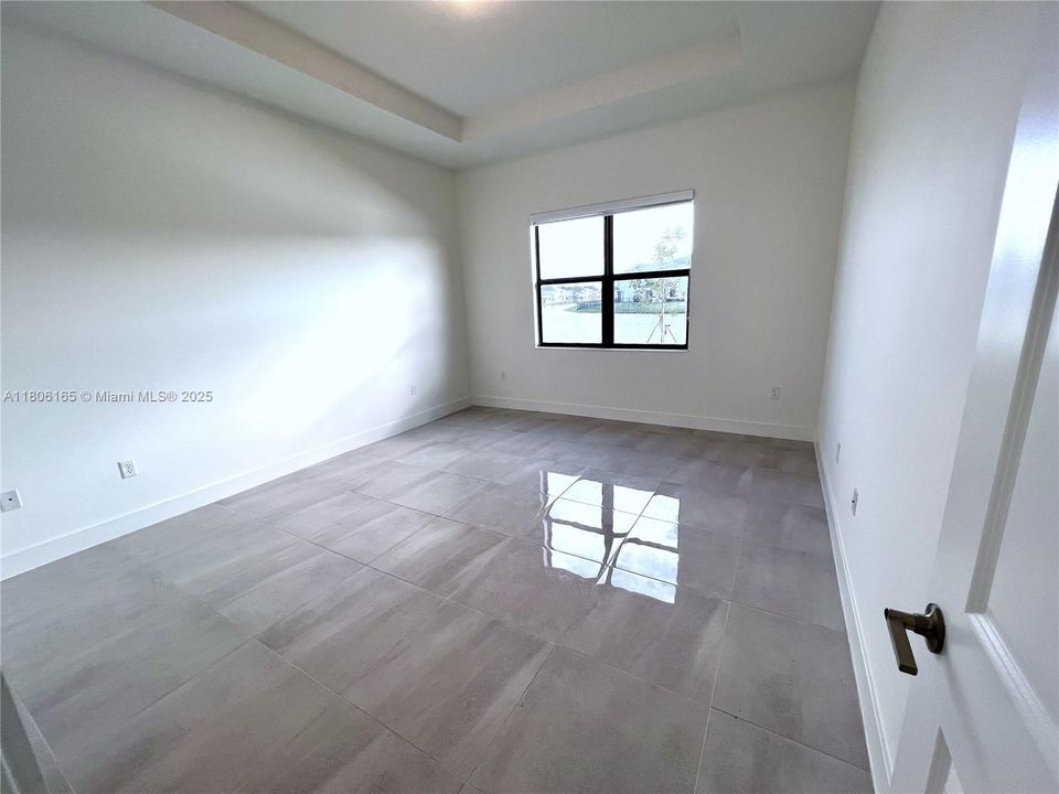 Recently Rented: $5,200 (4 beds, 3 baths, 2816 Square Feet)