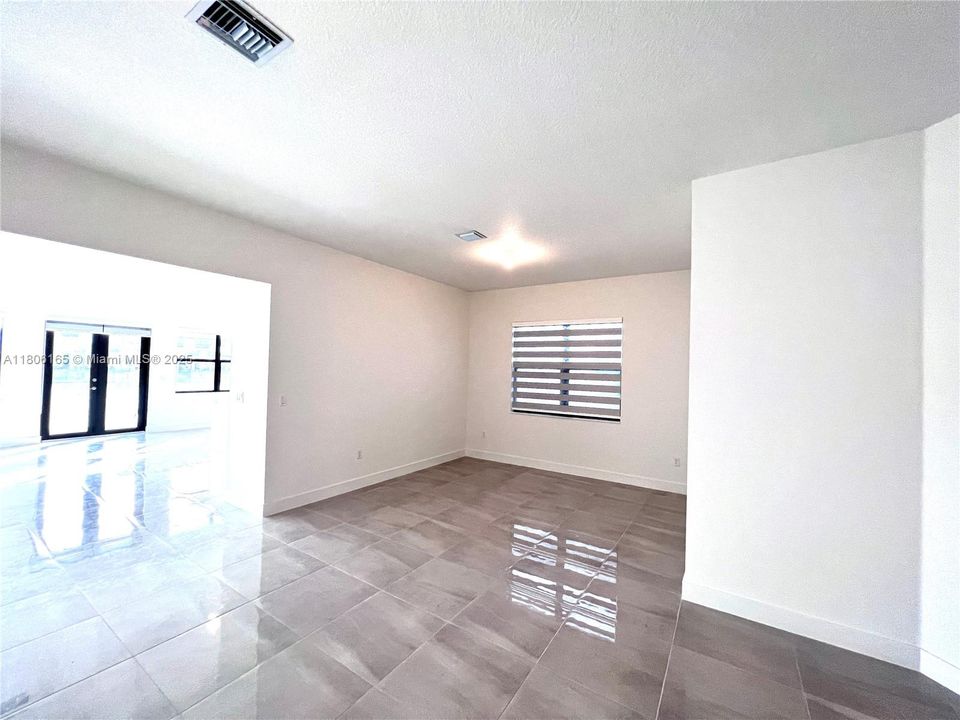 Recently Rented: $5,200 (4 beds, 3 baths, 2816 Square Feet)