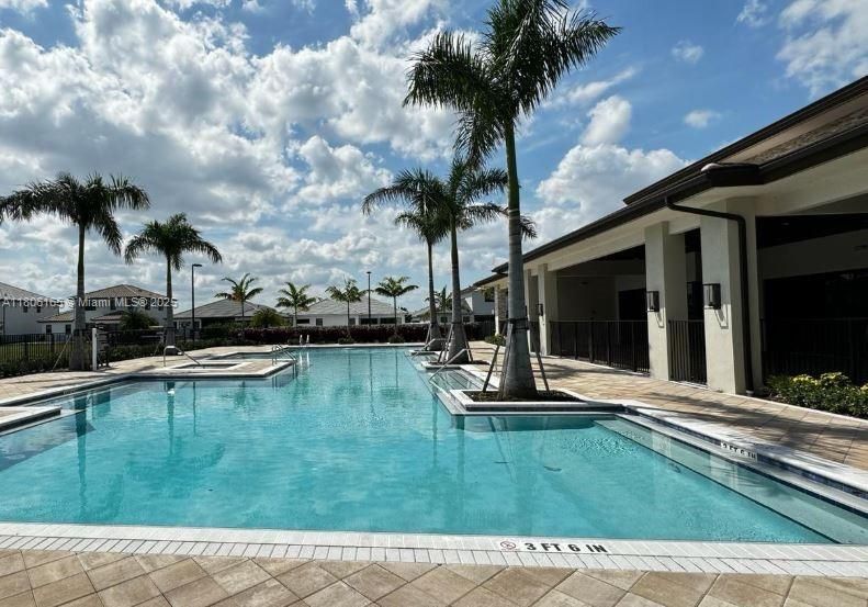 Recently Rented: $5,200 (4 beds, 3 baths, 2816 Square Feet)