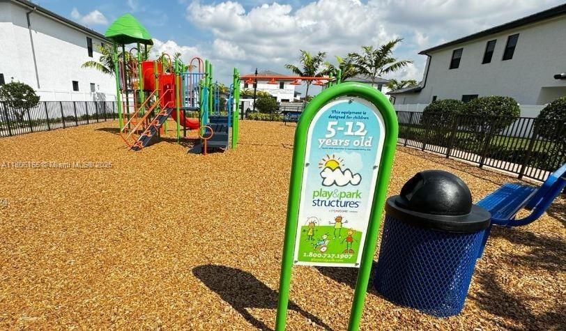 Recently Rented: $5,200 (4 beds, 3 baths, 2816 Square Feet)