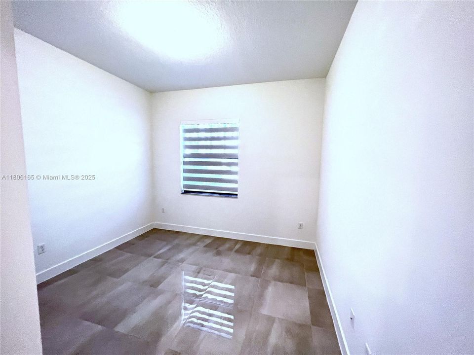 Recently Rented: $5,200 (4 beds, 3 baths, 2816 Square Feet)