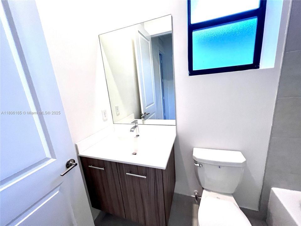 Recently Rented: $5,200 (4 beds, 3 baths, 2816 Square Feet)