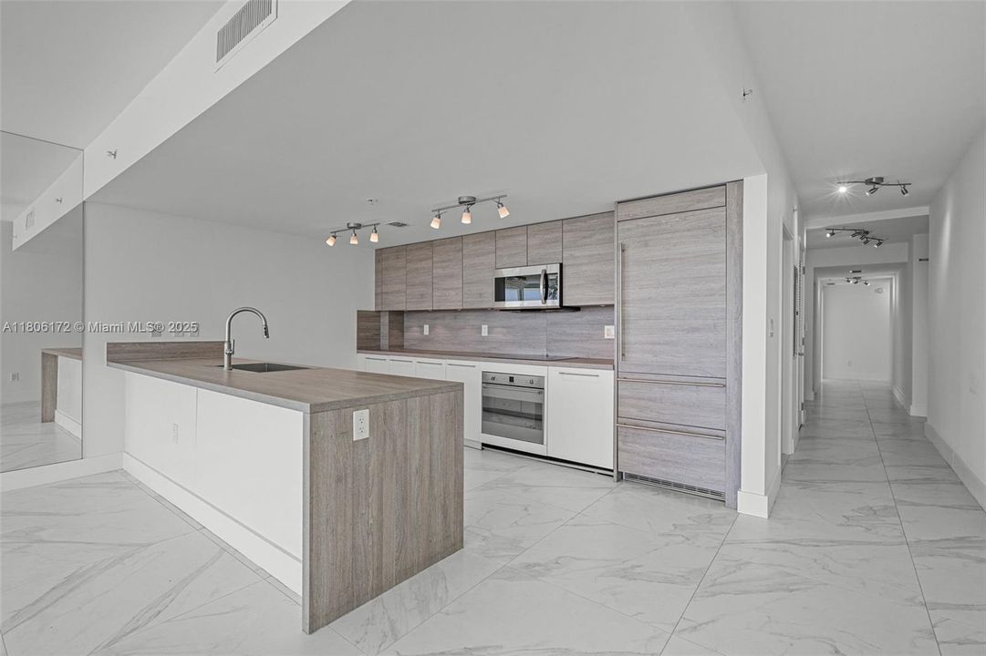 待售: $1,150,000 (3 贝兹, 2 浴室, 1705 平方英尺)