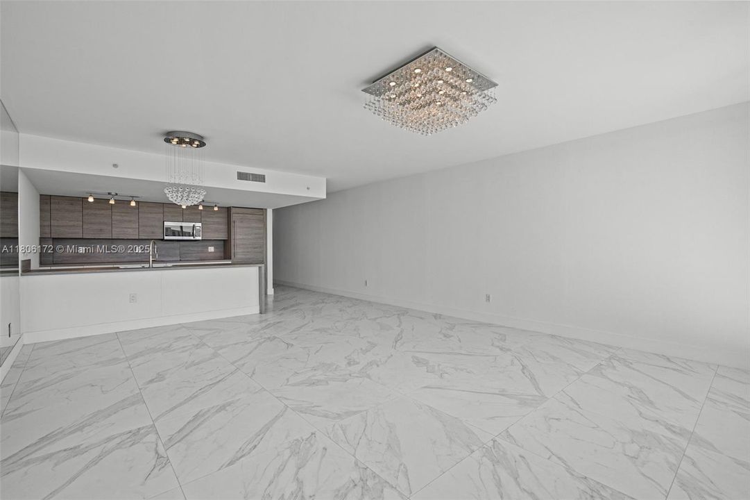 待售: $1,150,000 (3 贝兹, 2 浴室, 1705 平方英尺)