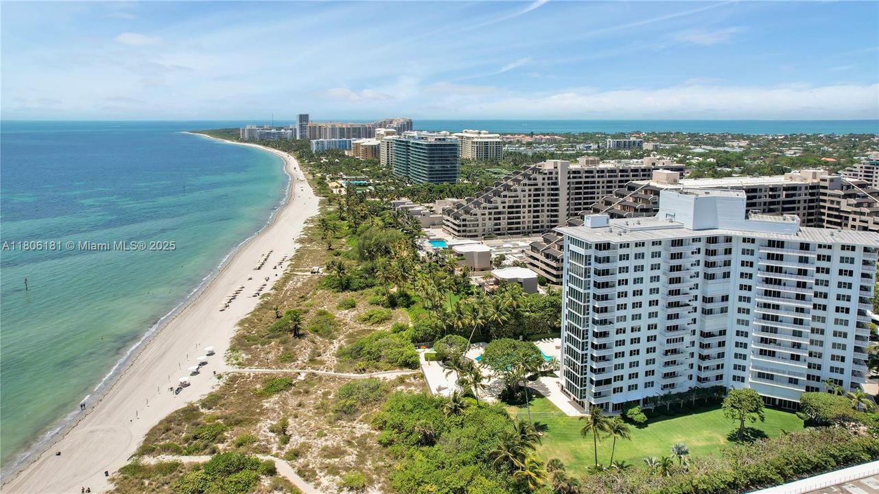 Recently Sold: $975,000 (1 beds, 2 baths, 1259 Square Feet)