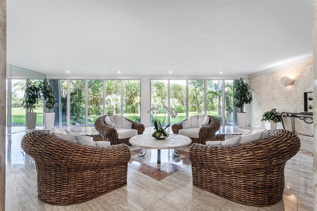 Recently Sold: $975,000 (1 beds, 2 baths, 1259 Square Feet)