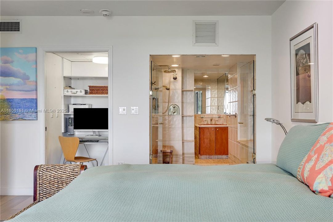 Recently Sold: $975,000 (1 beds, 2 baths, 1259 Square Feet)