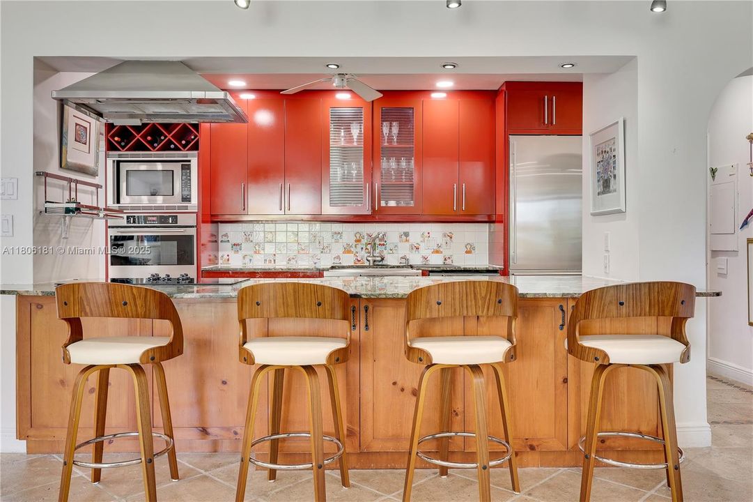 Recently Sold: $975,000 (1 beds, 2 baths, 1259 Square Feet)