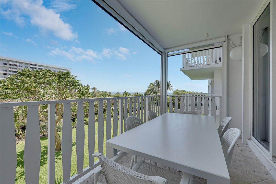 Recently Sold: $975,000 (1 beds, 2 baths, 1259 Square Feet)