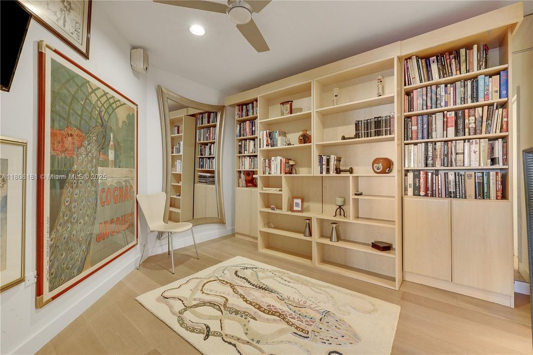 Recently Sold: $975,000 (1 beds, 2 baths, 1259 Square Feet)