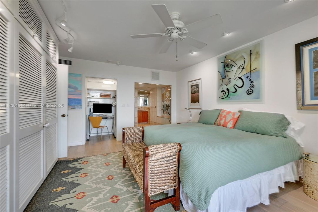Recently Sold: $975,000 (1 beds, 2 baths, 1259 Square Feet)