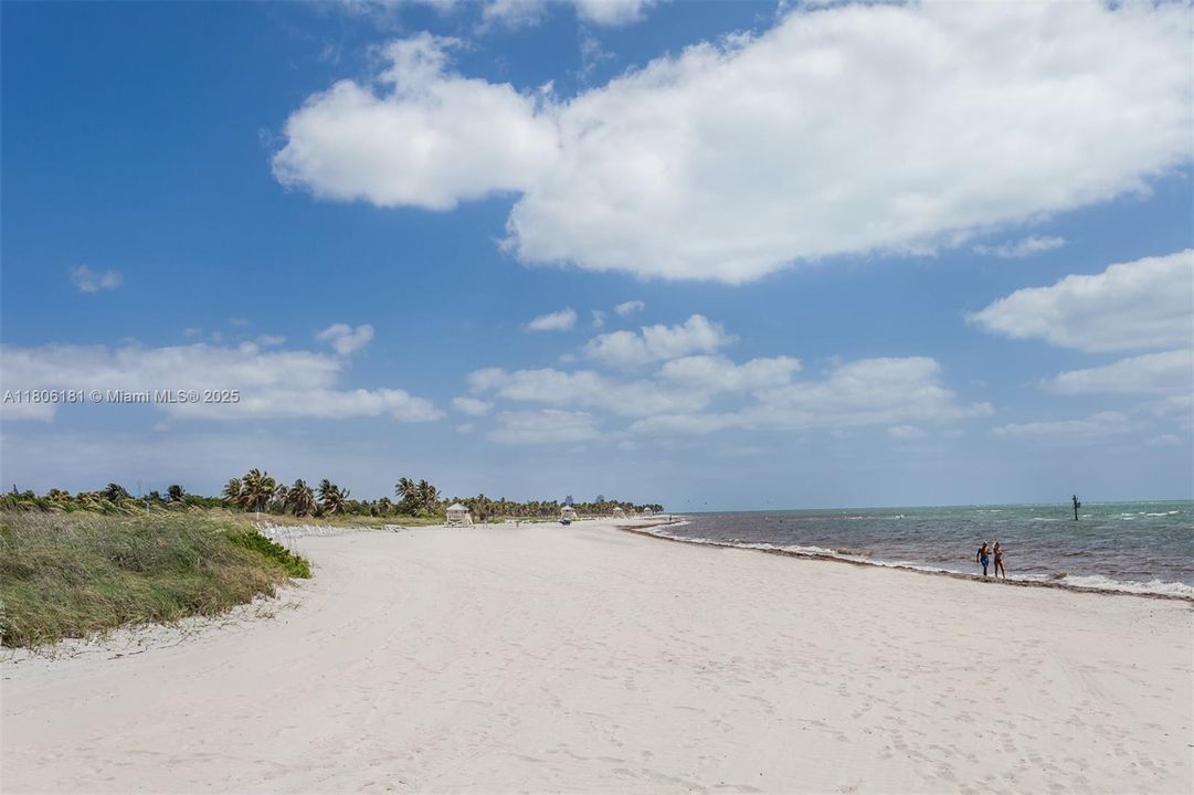 Recently Sold: $975,000 (1 beds, 2 baths, 1259 Square Feet)