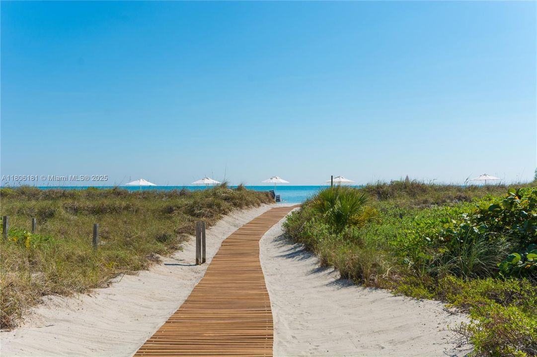 Recently Sold: $975,000 (1 beds, 2 baths, 1259 Square Feet)