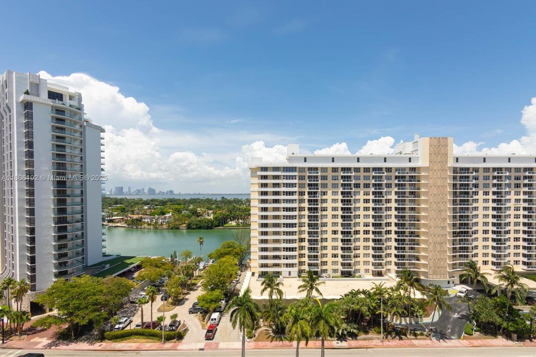 待售: $549,000 (2 贝兹, 2 浴室, 1048 平方英尺)