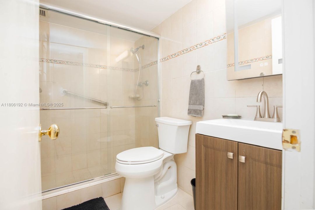 待售: $549,000 (2 贝兹, 2 浴室, 1048 平方英尺)