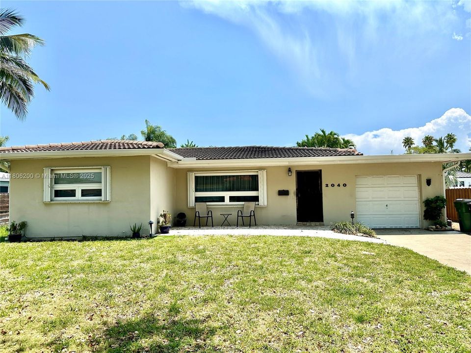 Vendido Recientemente: $1,210,999 (2 camas, 2 baños, 1606 Pies cuadrados)