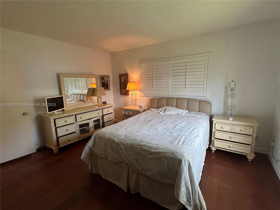 Vendido Recientemente: $1,210,999 (2 camas, 2 baños, 1606 Pies cuadrados)