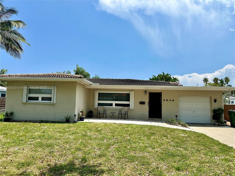 Vendido Recientemente: $1,210,999 (2 camas, 2 baños, 1606 Pies cuadrados)