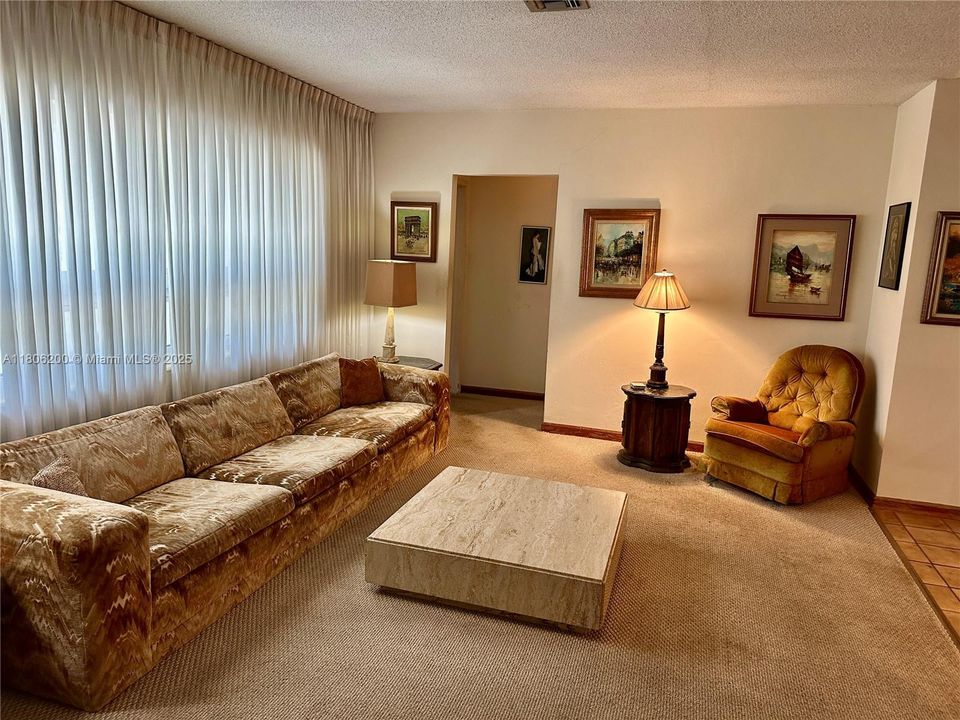 Vendido Recientemente: $1,210,999 (2 camas, 2 baños, 1606 Pies cuadrados)