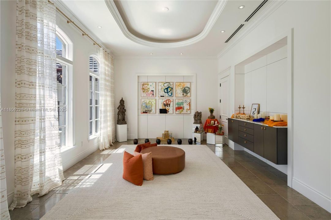 Recently Sold: $17,999,888 (8 beds, 9 baths, 8360 Square Feet)