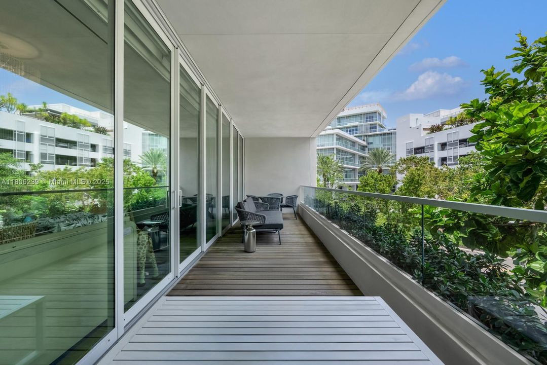 For Sale: $5,995,000 (3 beds, 3 baths, 4185 Square Feet)