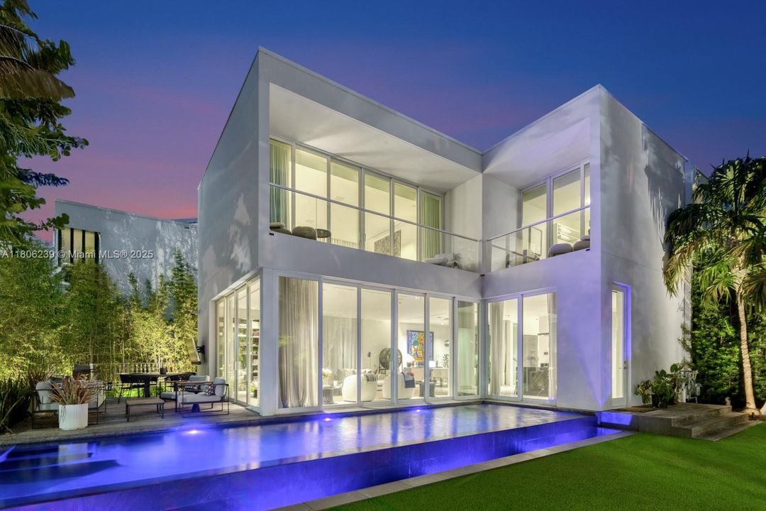 For Sale: $5,995,000 (3 beds, 3 baths, 4185 Square Feet)