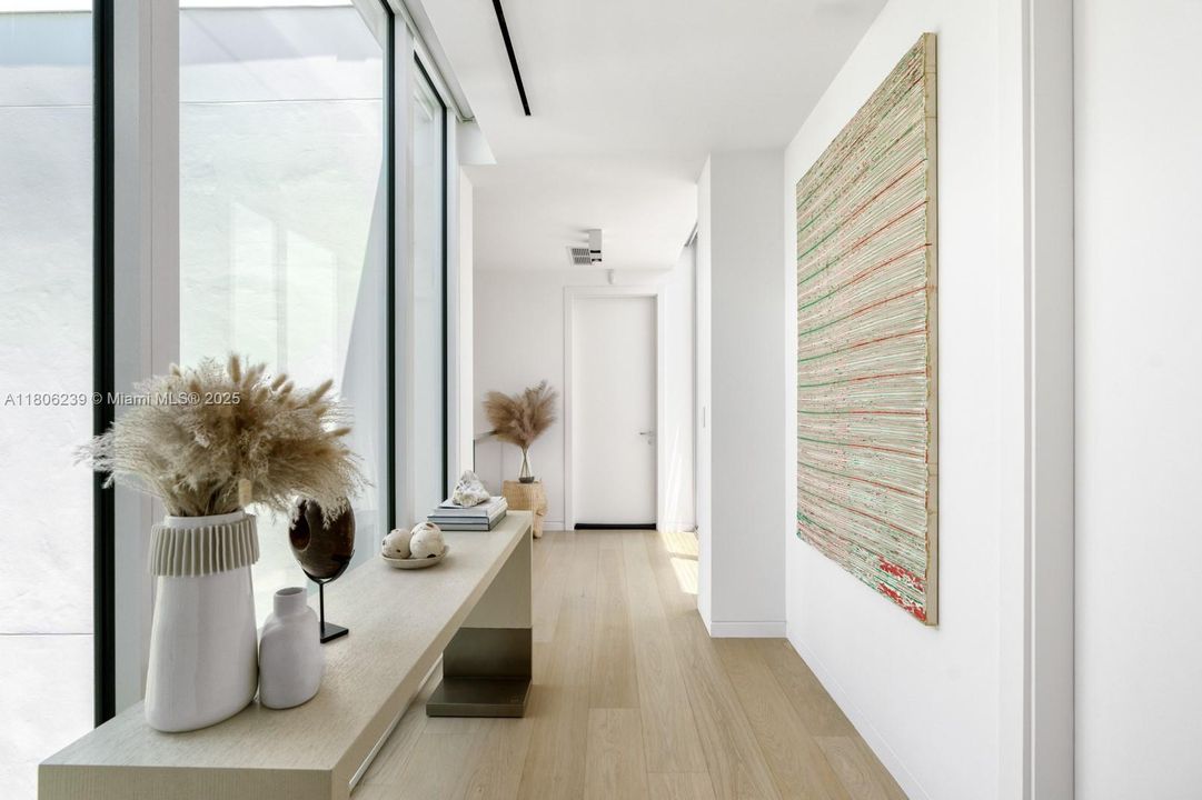 For Sale: $5,995,000 (3 beds, 3 baths, 4185 Square Feet)