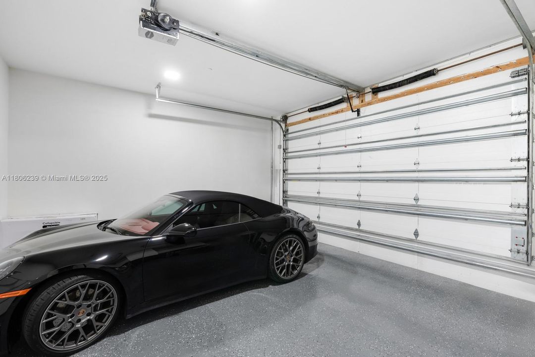 For Sale: $5,995,000 (3 beds, 3 baths, 4185 Square Feet)