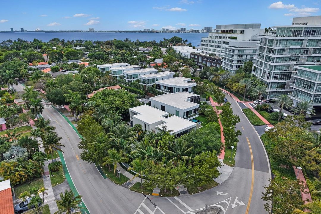 For Sale: $5,995,000 (3 beds, 3 baths, 4185 Square Feet)