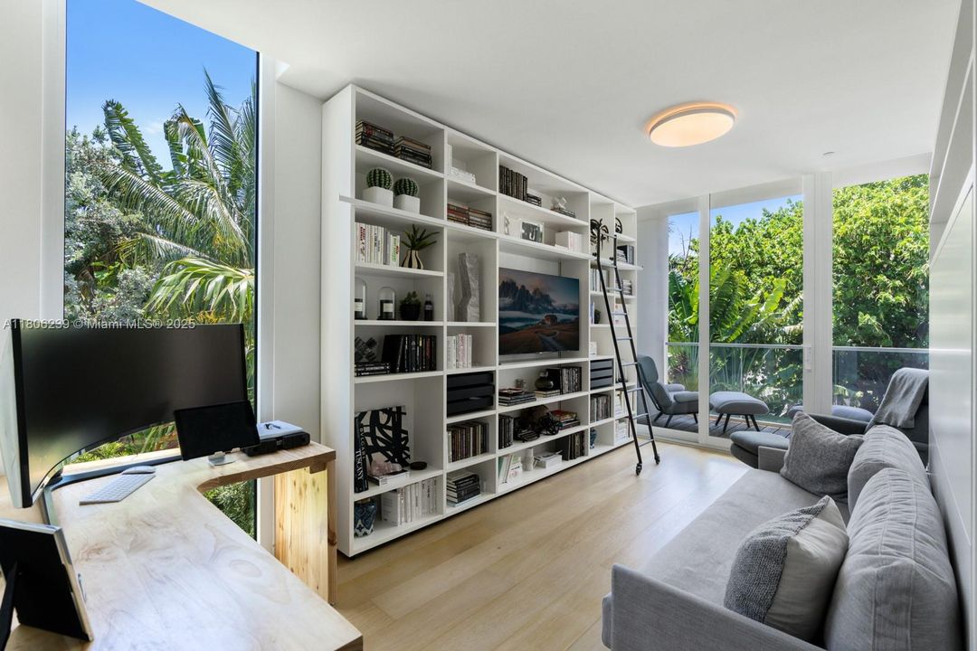 For Sale: $5,995,000 (3 beds, 3 baths, 4185 Square Feet)