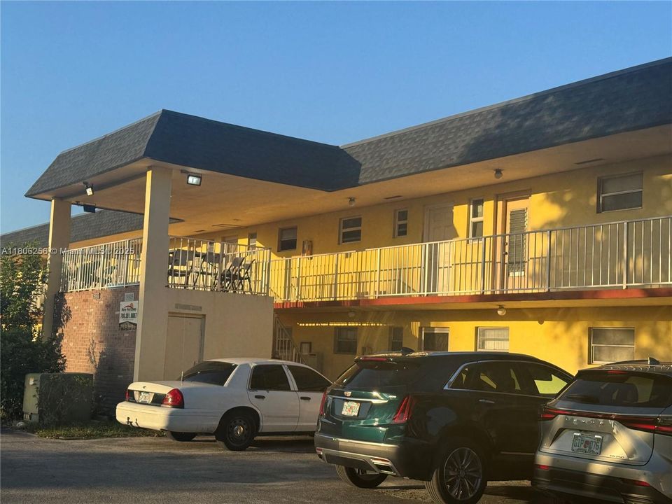 Active With Contract: $140,000 (2 beds, 2 baths, 1025 Square Feet)