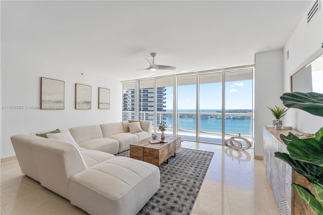 На продажу: $3,450,000 (3 спален, 3 ванн, 2158 Квадратных фут)