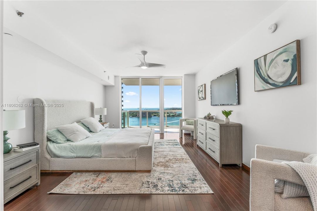 На продажу: $3,450,000 (3 спален, 3 ванн, 2158 Квадратных фут)