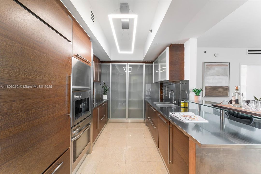 На продажу: $3,450,000 (3 спален, 3 ванн, 2158 Квадратных фут)