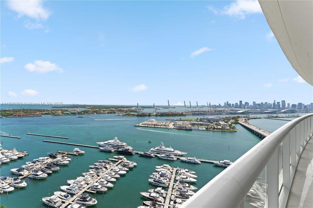 На продажу: $3,450,000 (3 спален, 3 ванн, 2158 Квадратных фут)