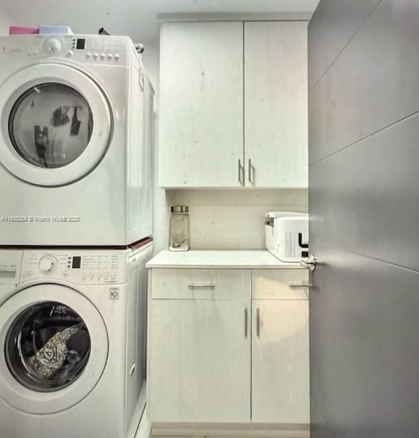 For Sale: $349,000 (3 beds, 2 baths, 1472 Square Feet)