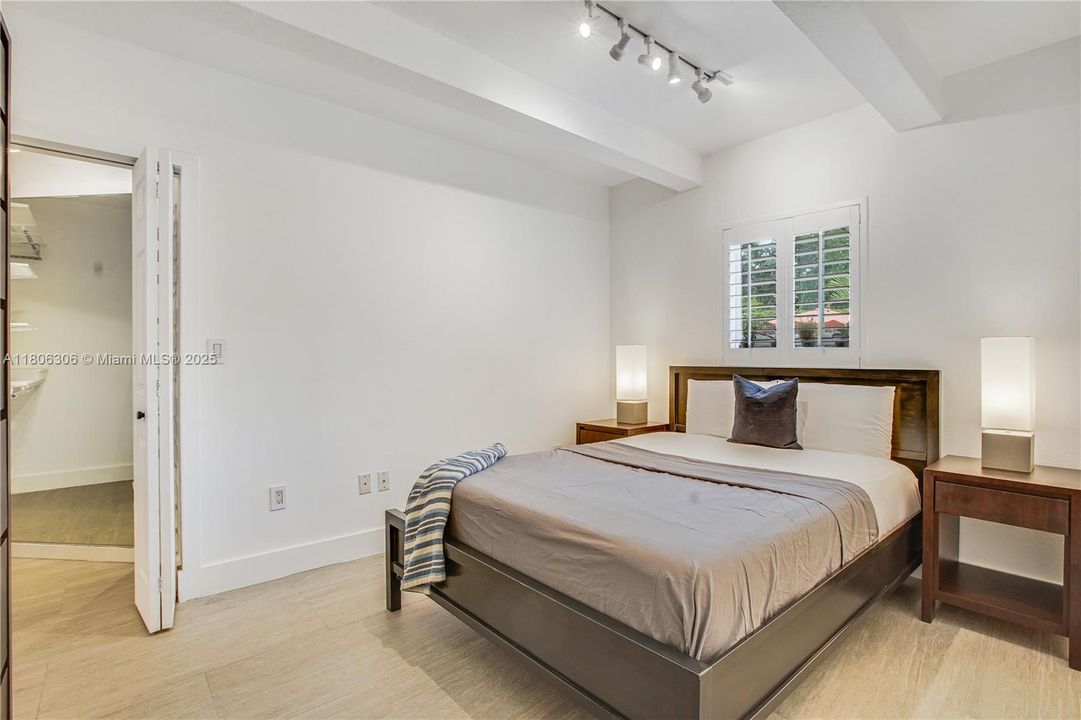 Vendido Recientemente: $379,000 (1 camas, 1 baños, 550 Pies cuadrados)