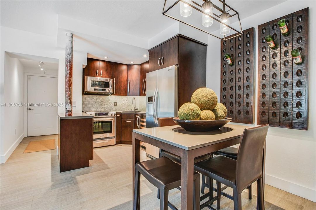 Vendido Recientemente: $379,000 (1 camas, 1 baños, 550 Pies cuadrados)