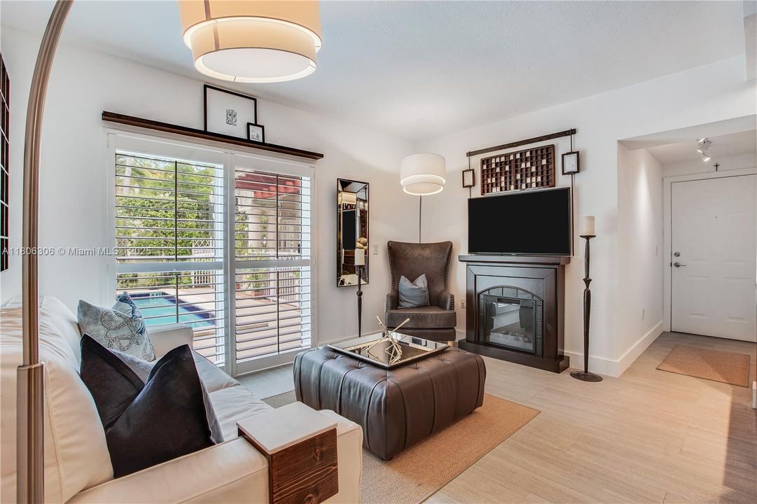 Vendido Recientemente: $379,000 (1 camas, 1 baños, 550 Pies cuadrados)