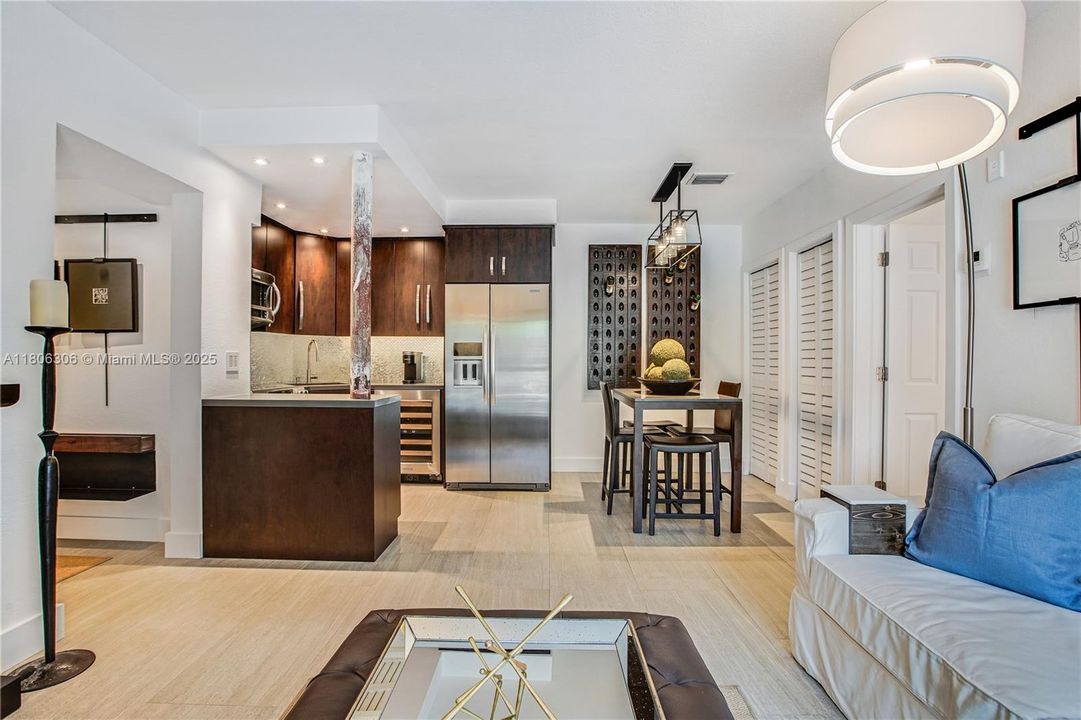 Vendido Recientemente: $379,000 (1 camas, 1 baños, 550 Pies cuadrados)