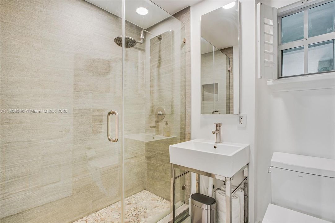 Vendido Recientemente: $379,000 (1 camas, 1 baños, 550 Pies cuadrados)