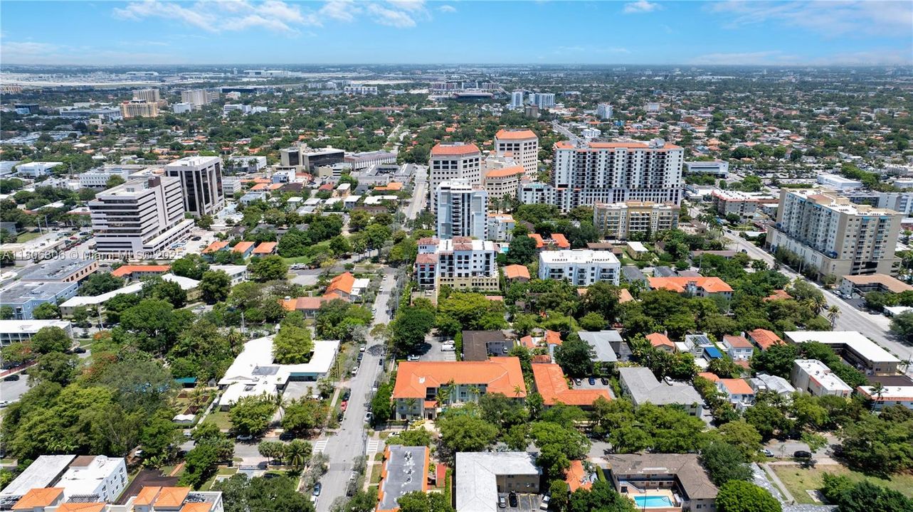 Vendido Recientemente: $379,000 (1 camas, 1 baños, 550 Pies cuadrados)