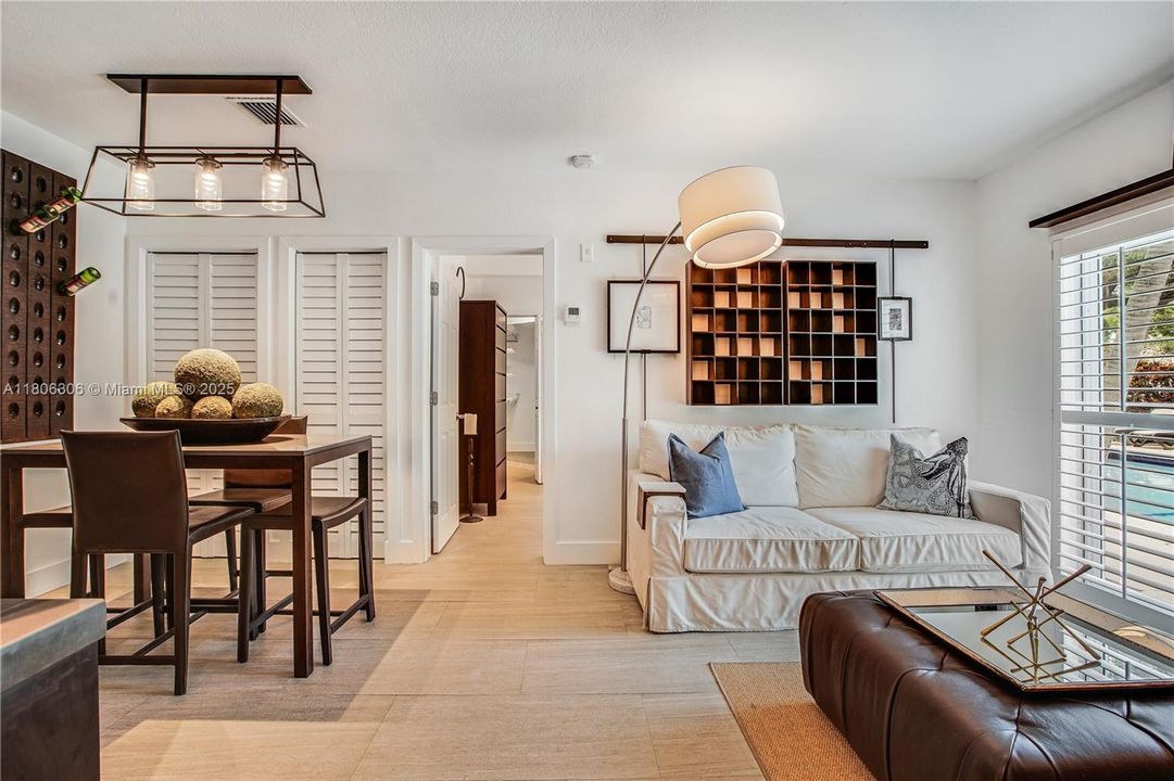 Vendido Recientemente: $379,000 (1 camas, 1 baños, 550 Pies cuadrados)