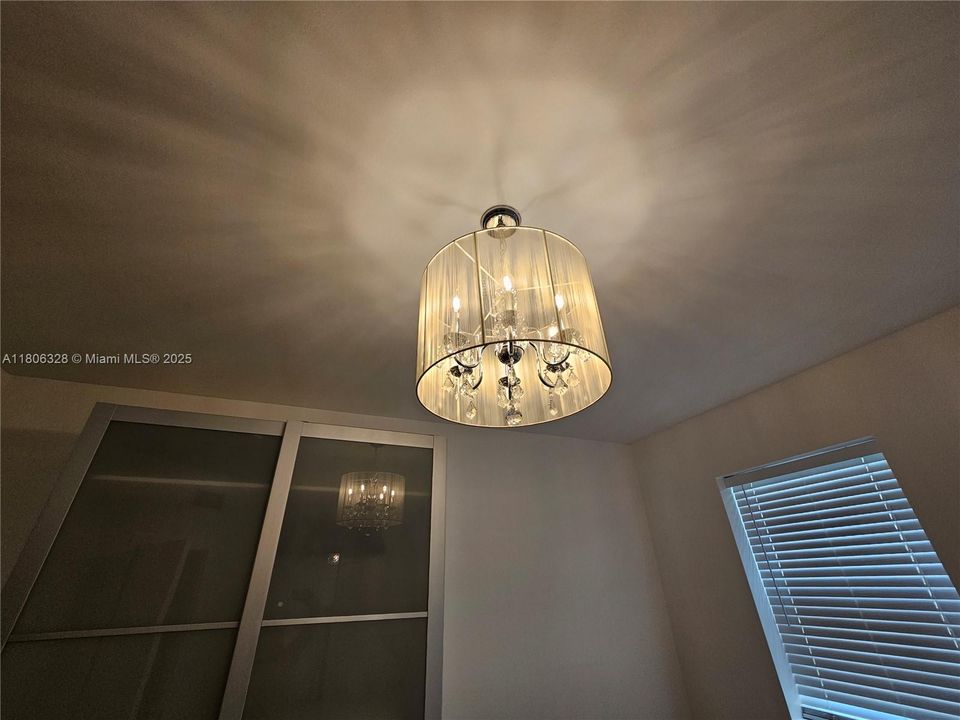 最近售出: $275,000 (1 贝兹, 1 浴室, 520 平方英尺)