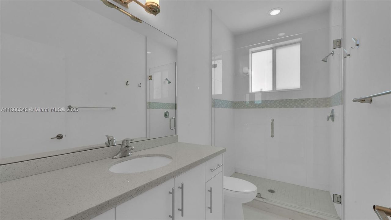 Недавно продано: $499,000 (3 спален, 2 ванн, 1500 Квадратных фут)