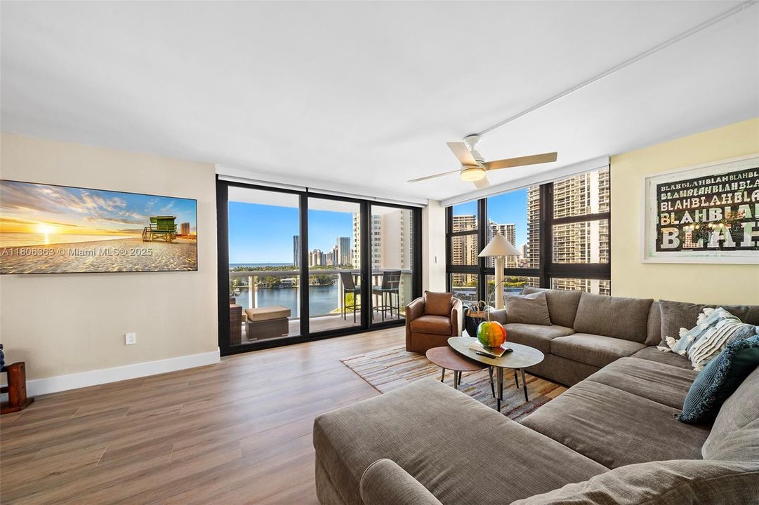 Recently Sold: $495,000 (2 beds, 2 baths, 1450 Square Feet)