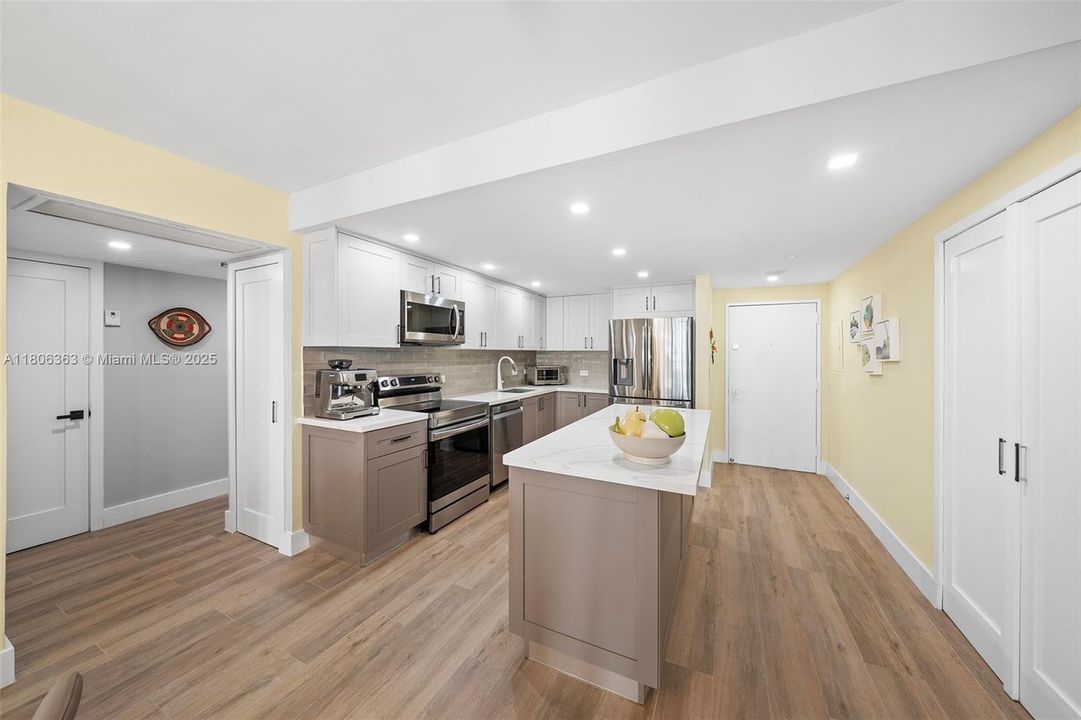 Recently Sold: $495,000 (2 beds, 2 baths, 1450 Square Feet)