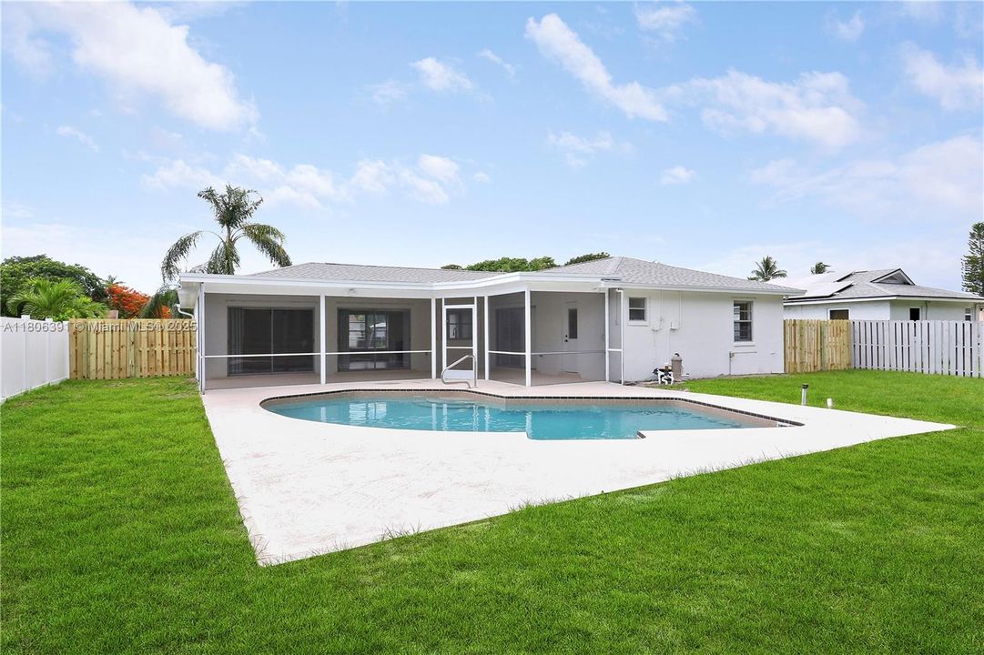 Vendido Recientemente: $769,500 (3 camas, 2 baños, 1434 Pies cuadrados)