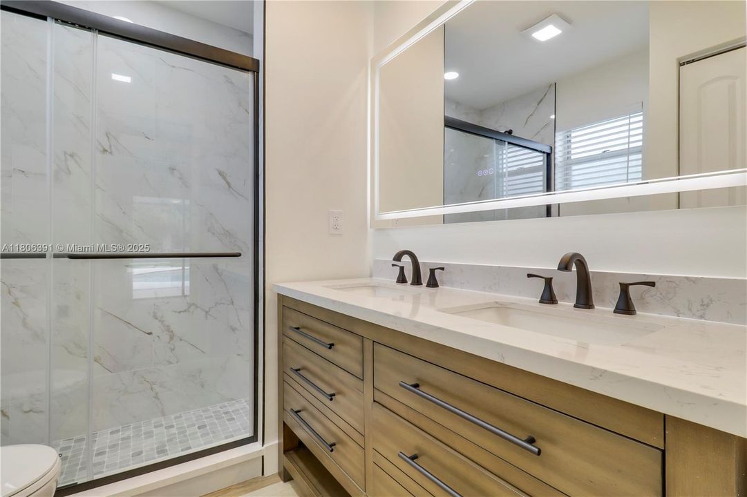 Vendido Recientemente: $769,500 (3 camas, 2 baños, 1434 Pies cuadrados)